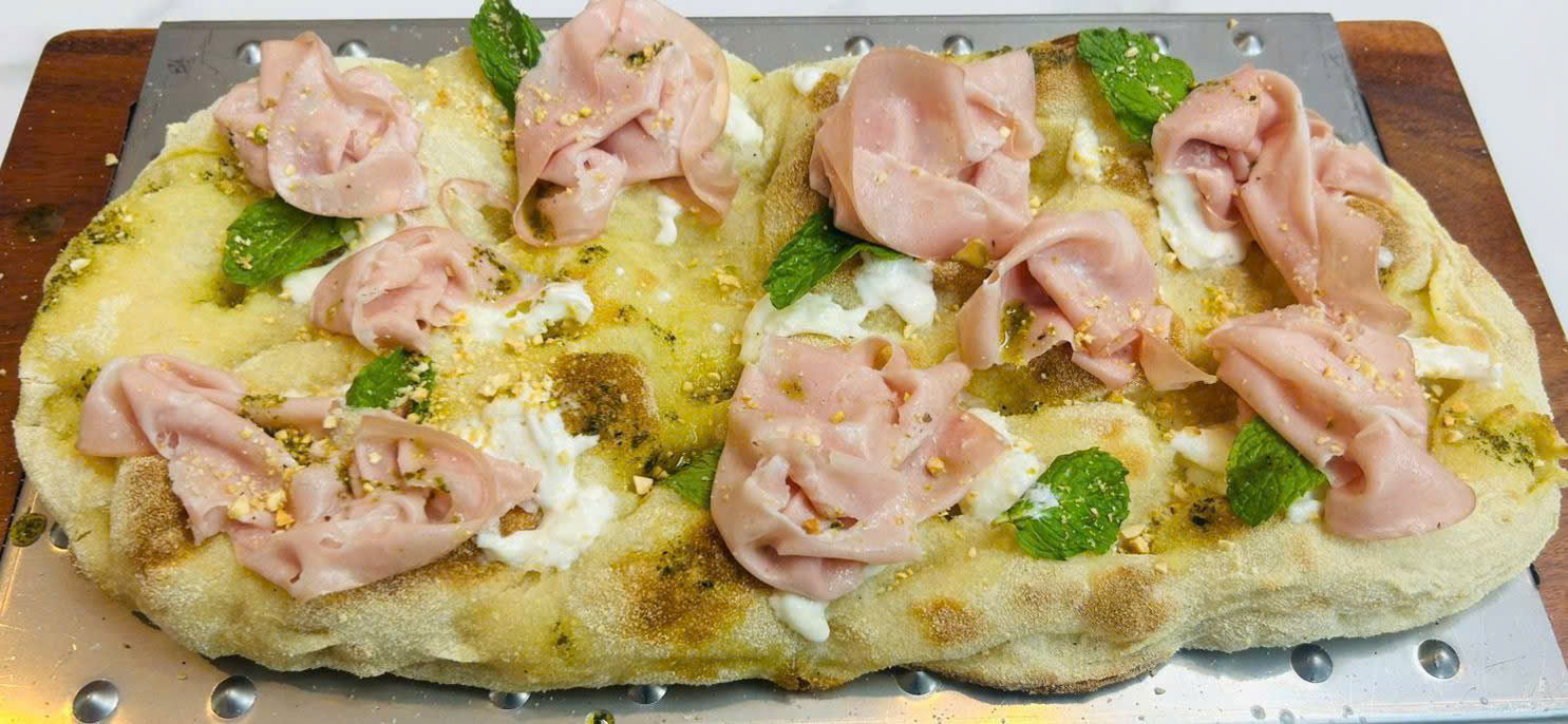 PINSA (PIZZA) ROMA