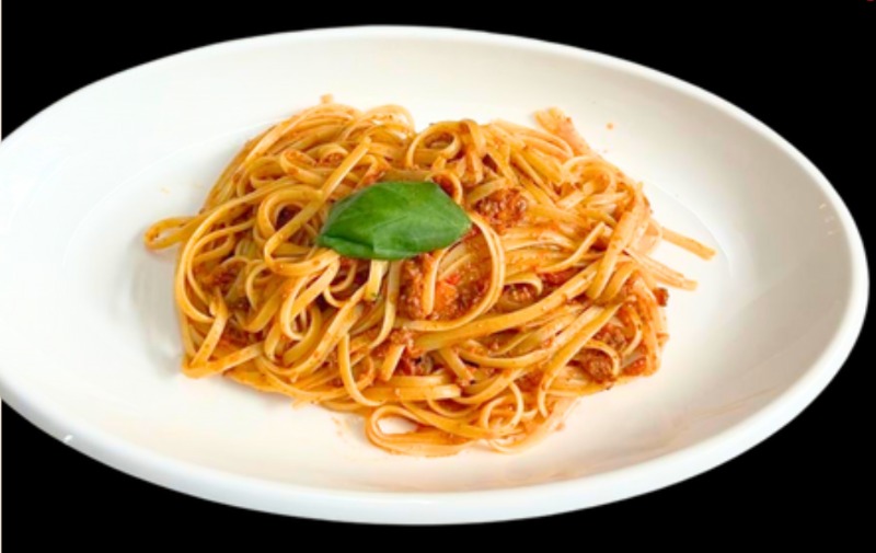 LINGUINE BOLOGNESE