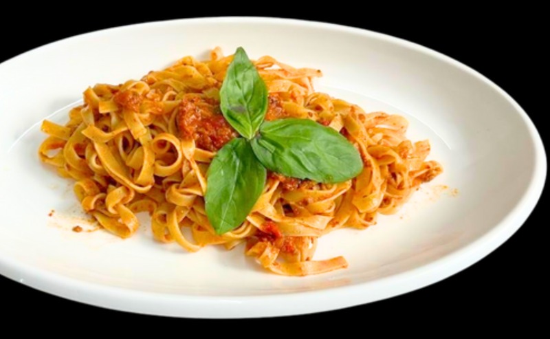 TAGLIATELLE BOLOGNESE