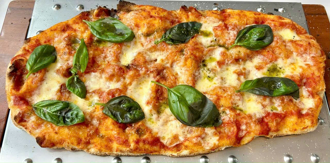 PINSA (PIZZA) MARGHERITA